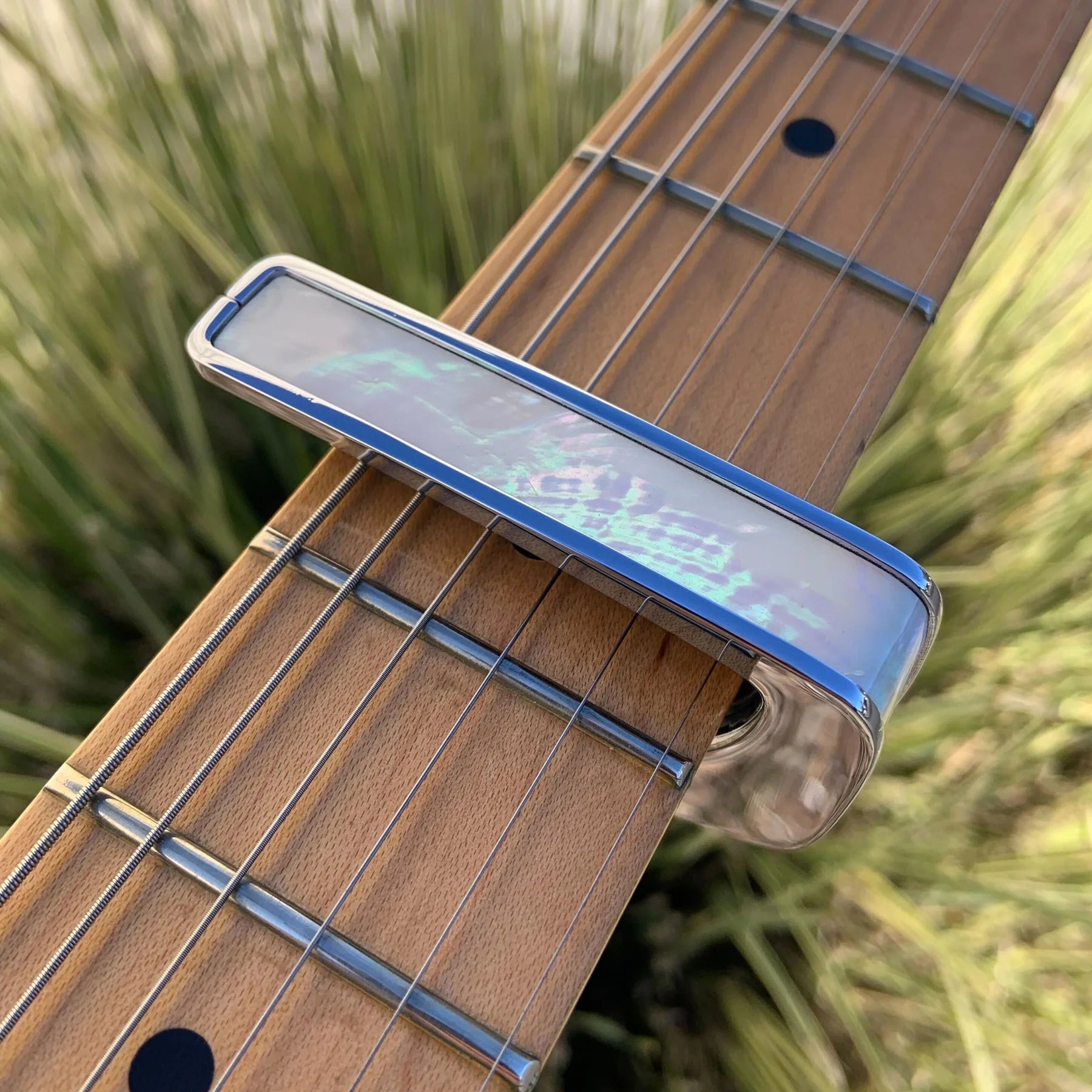 Thalia Guitar Capo Mother of Pearl Black Chrome